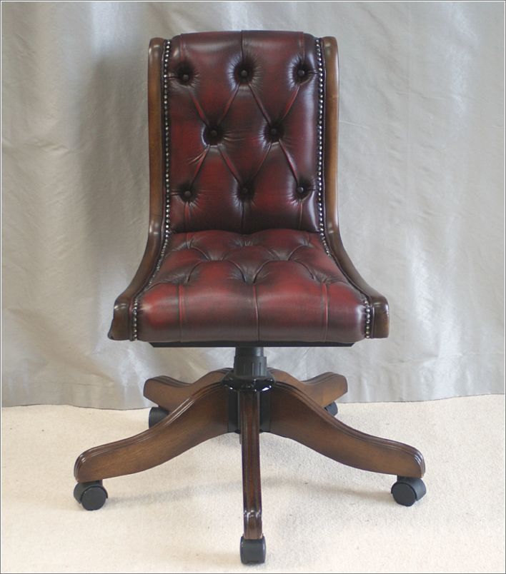 9046 Cambridge Chair in Red (1)